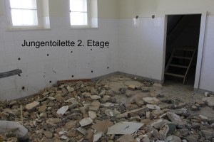 Jungentoilette 2. Etage